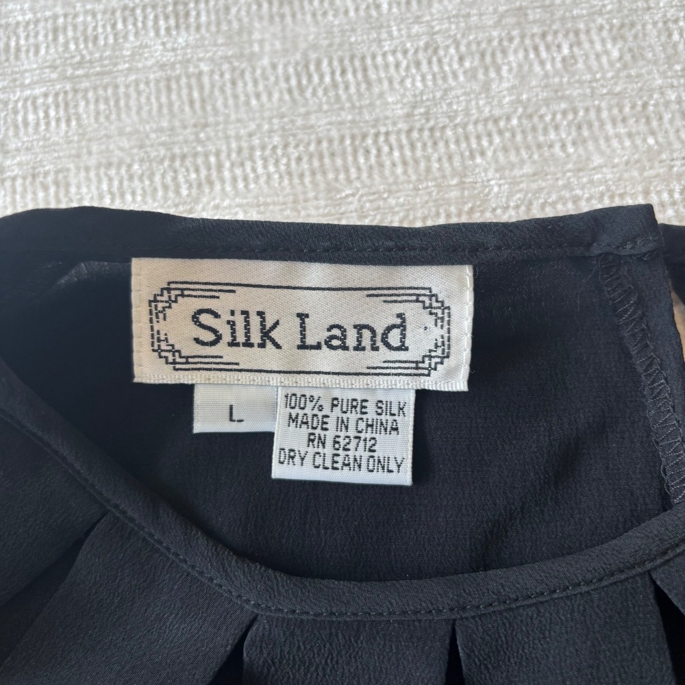 Vintage Silk Land Black 100% Pure Silk Short Sleeve Blouse Pleated Cutout Neck - Picture 5 of 9